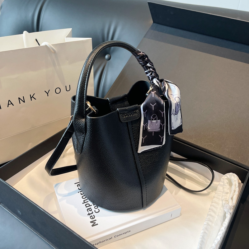 Red PU Bucket Shoulder and Cro - Luxury Bags For Women Sale 评论和价格