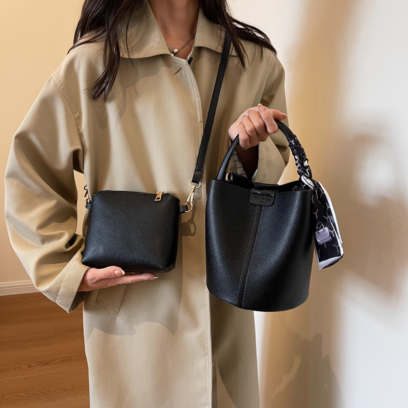 Red PU Bucket Shoulder and Cro - Luxury Bags For Women Sale 评论和价格