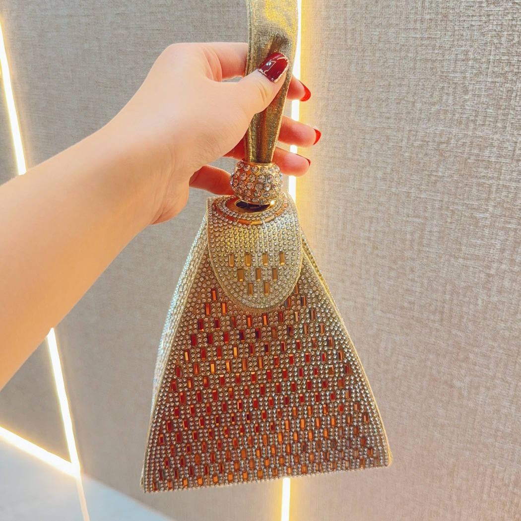 Rhinestones Luxury Evening Bag - Luxury Bags Brand Pyramid 评论和价格